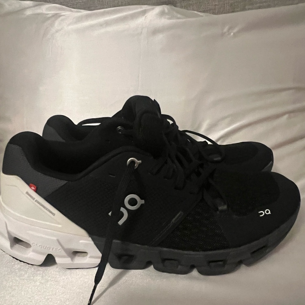 On Cloudflyer 4  Running Shoe/ sneakers